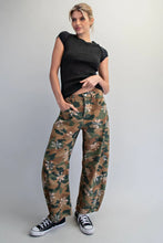 Load image into Gallery viewer, Bleach Washed Camo Floral Barrel Pants