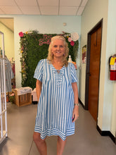 Load image into Gallery viewer, Beautiful striped Dress

