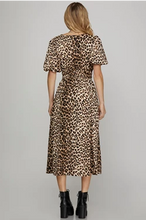 Load image into Gallery viewer, Puff sleeve Leopard dress
