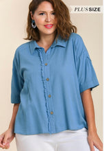 Load image into Gallery viewer, Linen Blend Collared Button Down shirt
