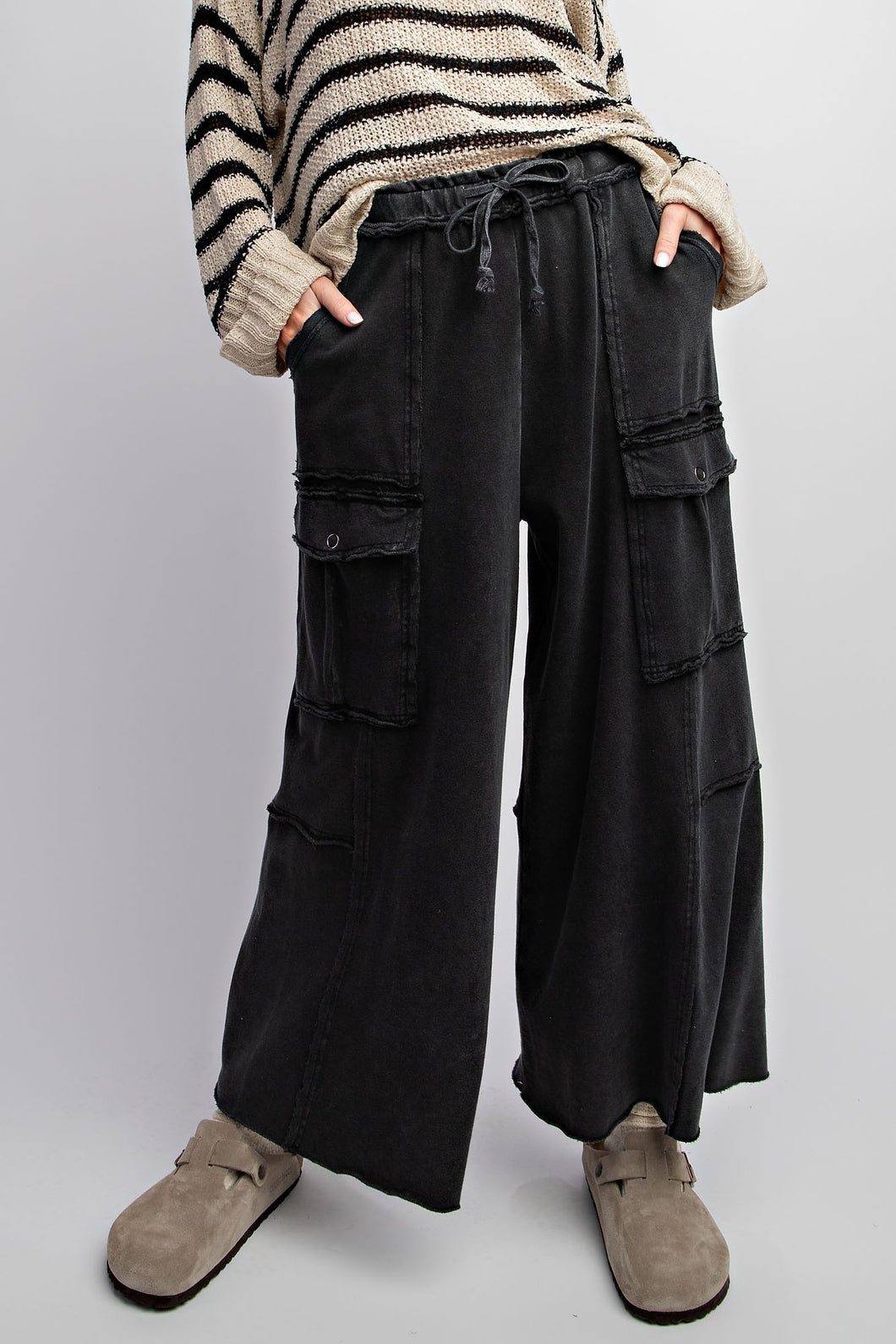 FEELING GOOD UTILITY MINERAL WASHED WIDE LEGS TERRY KNIT CARGO PANTS