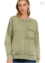 Load image into Gallery viewer, F/TERRY WASHED RAW EDGE FRONT POCKET PULLOVER
