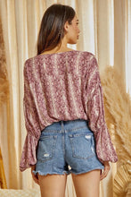 Load image into Gallery viewer, SavannaJane crop top
