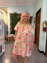 Load image into Gallery viewer, Beautiful floral Dress

