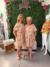 Load image into Gallery viewer, Beautiful floral Dress
