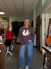 Load image into Gallery viewer, Horseshoe sweater
