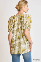 Load image into Gallery viewer, Floral Print Mid Button Down Top
