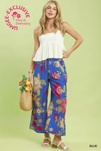 Load image into Gallery viewer, Floral Print Wide Leg Crop Pants
