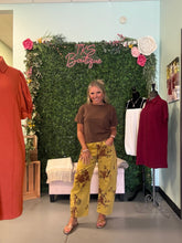 Load image into Gallery viewer, SIGNATURE PRINT WASHED CORDUROY BARREL PANTS
