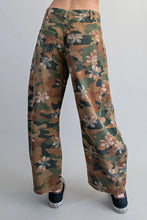 Load image into Gallery viewer, Bleach Washed Camo Floral Barrel Pants
