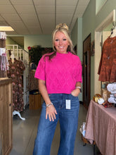 Load image into Gallery viewer, SHORT SLEEVE LIGHT WEIGHT SWEATER
