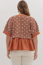 Load image into Gallery viewer, Floral Jacquard Top
