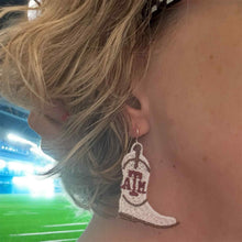 Load image into Gallery viewer, Boot earrings

