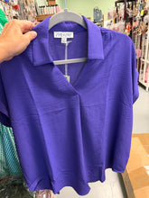 Load image into Gallery viewer, DROP SHOULDER COLLARED WOVEN TOP

