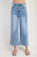 Load image into Gallery viewer, Flower patch jeans
