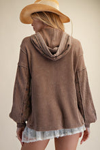 Load image into Gallery viewer, FLORAL PATCH THERMAL WASHED PULLOVER HOODED
