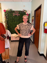 Load image into Gallery viewer, Beautiful lightweight Leopard sweater
