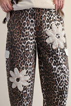 Load image into Gallery viewer, FLORAL PATCH ANIMAL PRINTED BARREL PANTS
