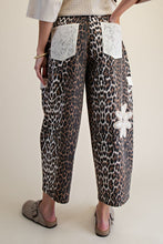 Load image into Gallery viewer, FLORAL PATCH ANIMAL PRINTED BARREL PANTS
