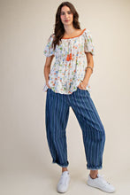 Load image into Gallery viewer, FLORAL PRINTED top with crochet trim
