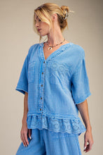 Load image into Gallery viewer, Cotton gauze top - oversized
