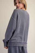 Load image into Gallery viewer, WASHED LOOSE FIT PULLOVER
