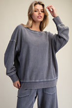 Load image into Gallery viewer, WASHED LOOSE FIT PULLOVER
