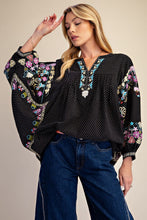 Load image into Gallery viewer, EMBROIDERY DETAILING WOVEN BLOUSE
