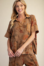 Load image into Gallery viewer, Beautiful Mocha PRINT WASHED WAFFLE KNIT TOP
