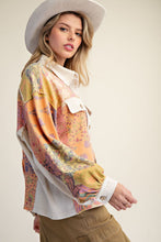 Load image into Gallery viewer, SIGNATURE PRINT WASHED TERRY SHIRT
