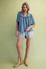 Load image into Gallery viewer, Pom pom woven Top
